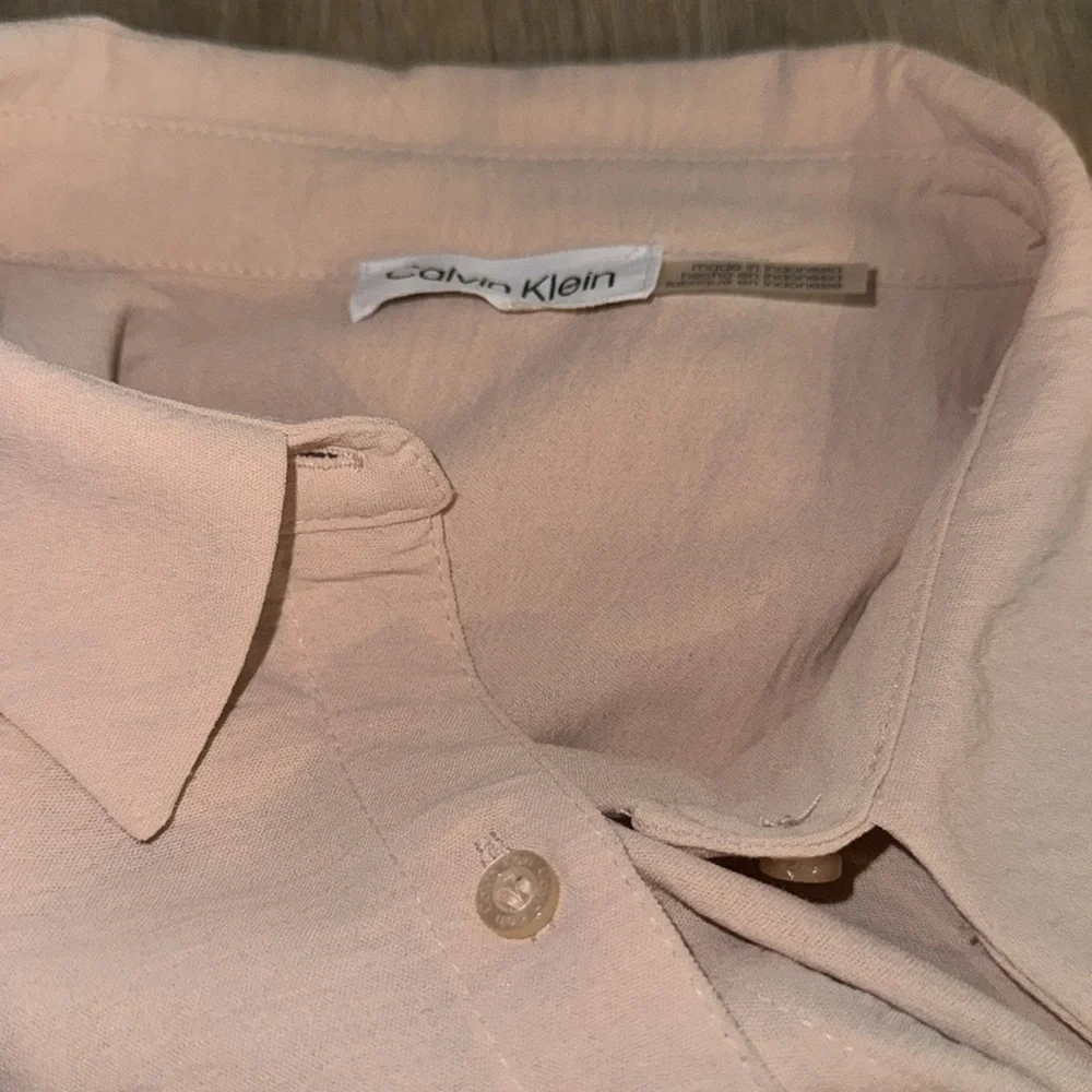 Calvin Klein Short Cuffed Sleeve Top - Picture 6 of 6